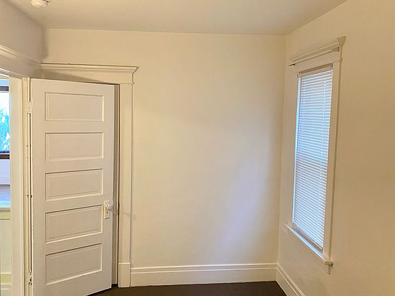 4th image of 27 Collaton St Floor 1
