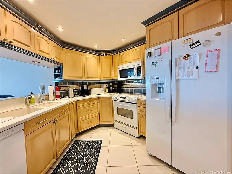 9500 S Ocean Dr #905 — Photo 11