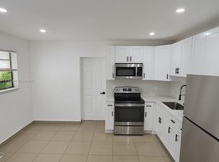 1046 Foster Rd #1, Hallandale, FL 33009