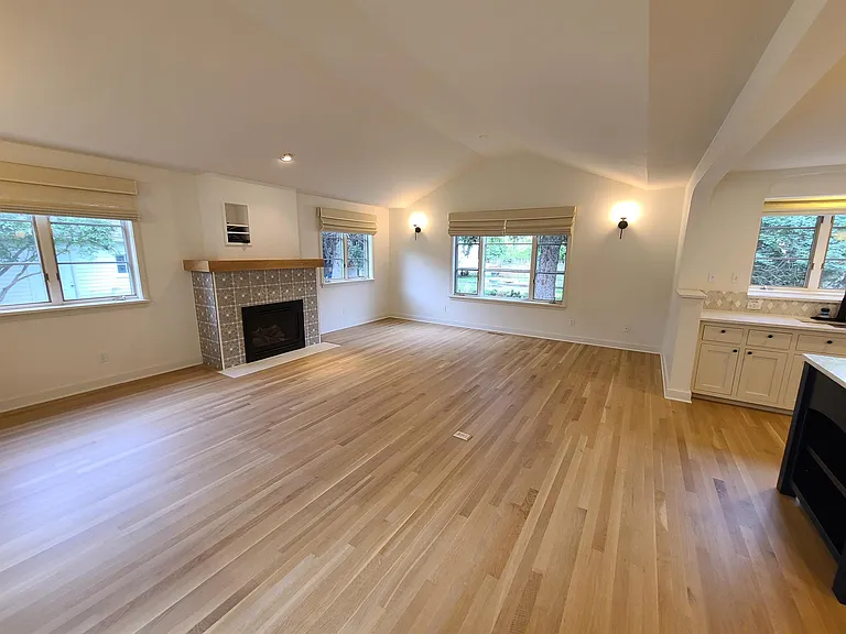 645 E Central Ave — Photo 3