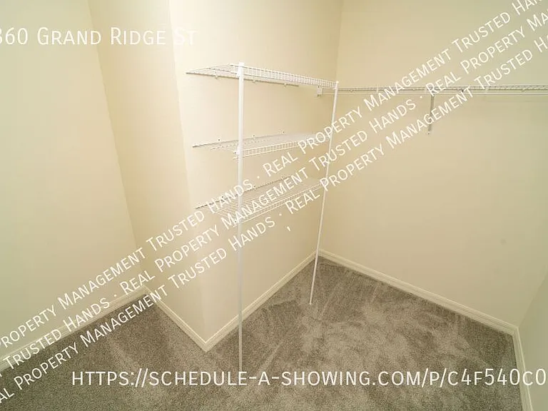 1860 Grand Rdg — Photo 14