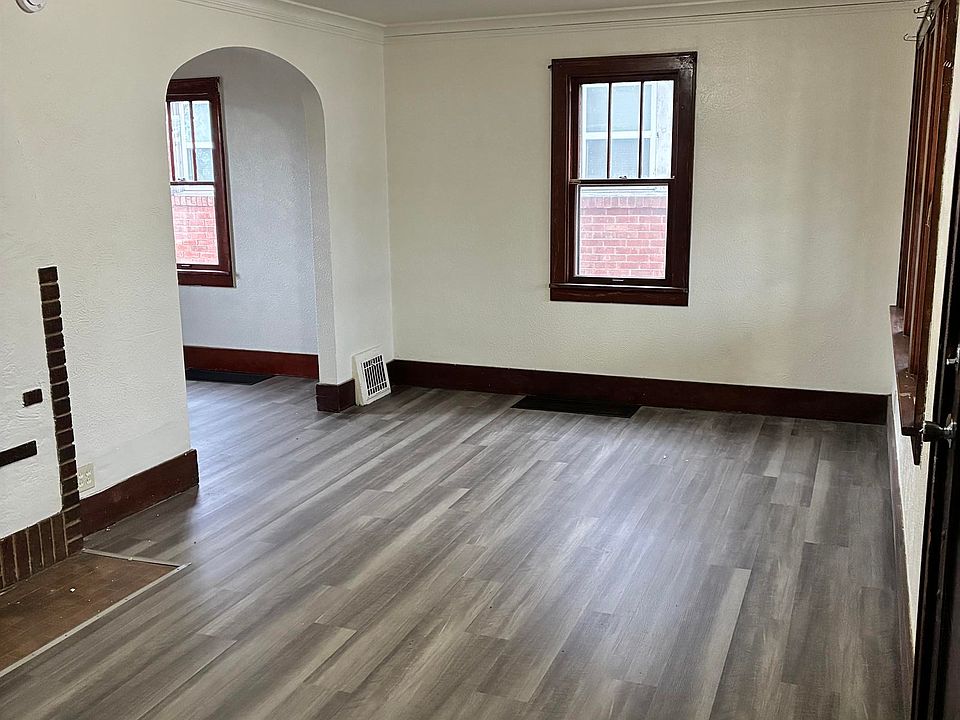 2nd image of 3809 N Prospect Rd
