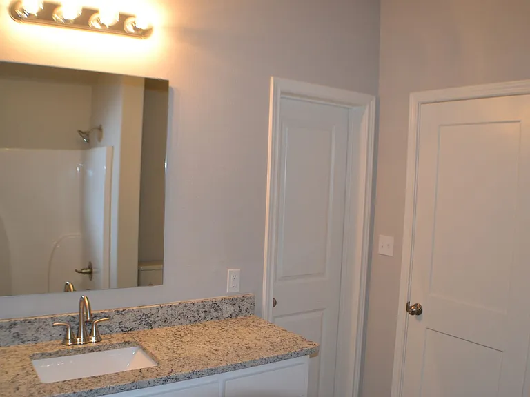 1101 Southridge Ln — Photo 10