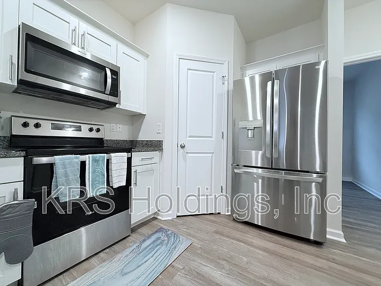4136 Trevino Dr — Photo 9