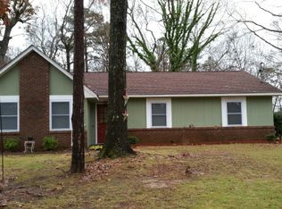 1609 Leo Ln, Opelika, AL 36801