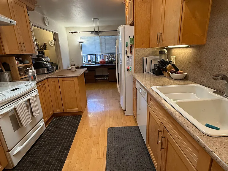 1359 Primrose Way — Photo 7