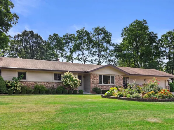 W251S4580 Black Oak LANE, Waukesha, WI 53189
