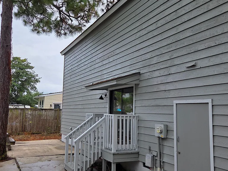 1906 Edge Dr — Photo 12