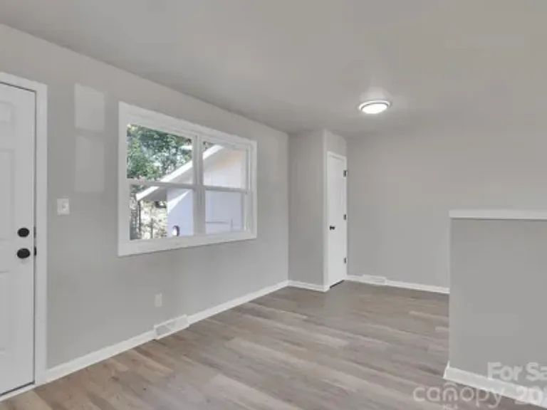 2545 Abelwood Rd — Photo 15