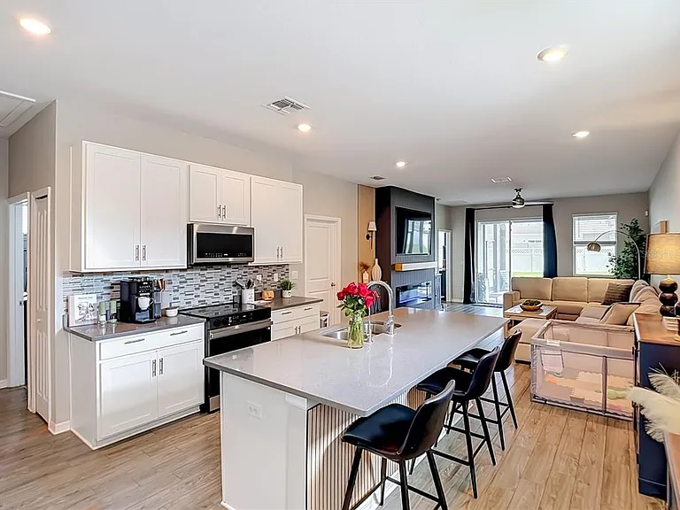 7531 Ashcroft Dr — Photo 3