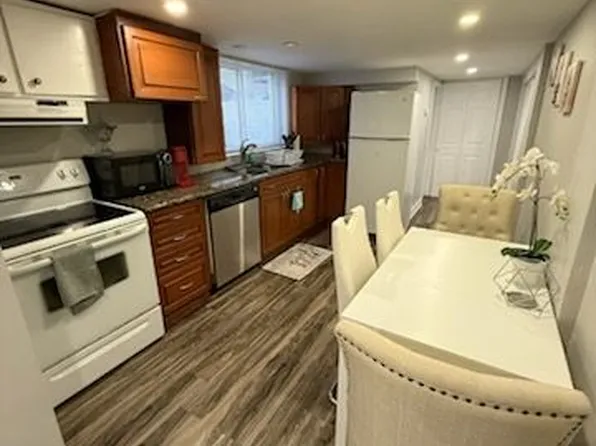 302 Browndale Cres #Bsm, Richmond Hill, ON L4C 3J2