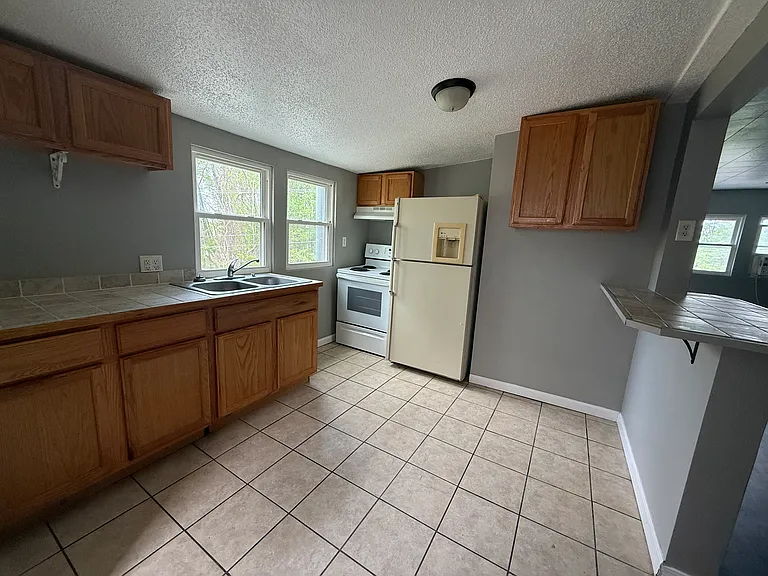 2-300 Thornton Ave #2 — Photo 10
