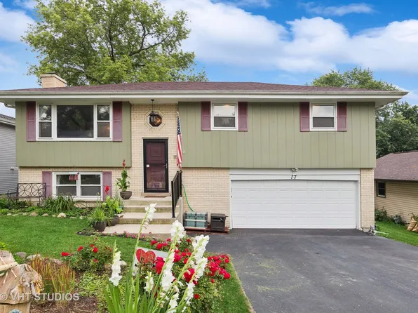 17 W Oak St, Lake In The Hills, IL 60156