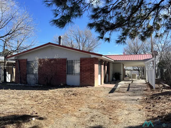 508 Lugar Del Paraiso St, Las Vegas, NM 87701