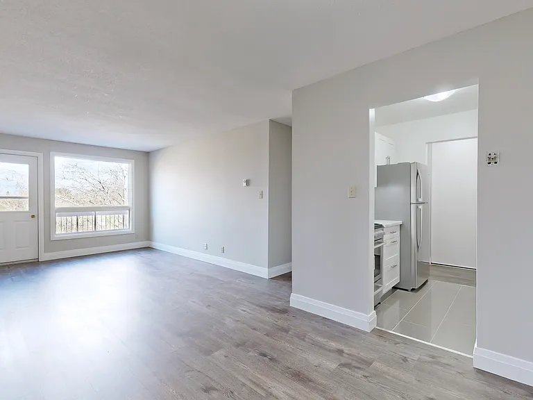 405 Sidney St — Photo 13