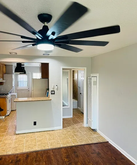 933 Lassen St #933 — Photo 14