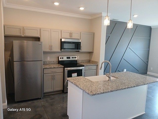 1st image of 1383 Crossland Ave