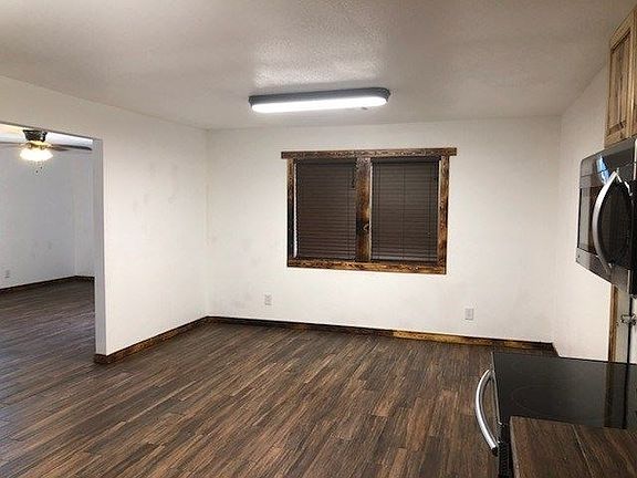 3rd image of 530 Ferry Dr
