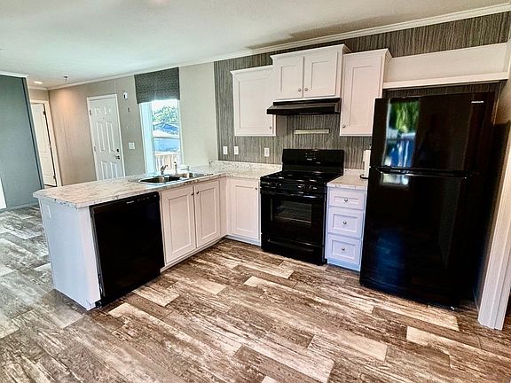 2nd image of 460 Collins St #30A