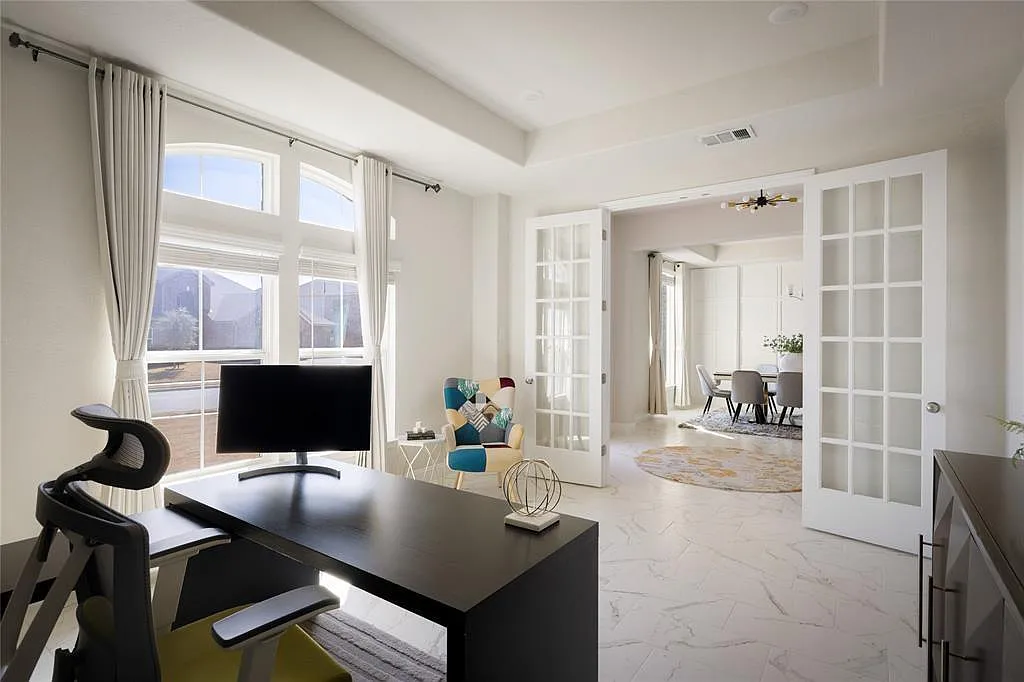 5 bed, 4.5 bath, 4689 sqft, $4,500 — Photo 2