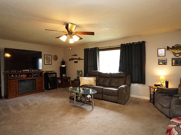 3rd image of 506 S Center St