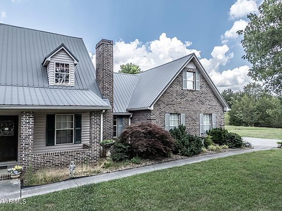 3rd image of 1473 Oasis Rd