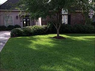 19291 Country Club Ln, Hammond, LA 70401