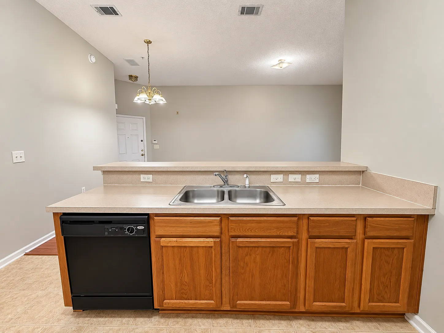 2 bed, 2.0 bath, 990 sqft, $1,250 — Photo 4