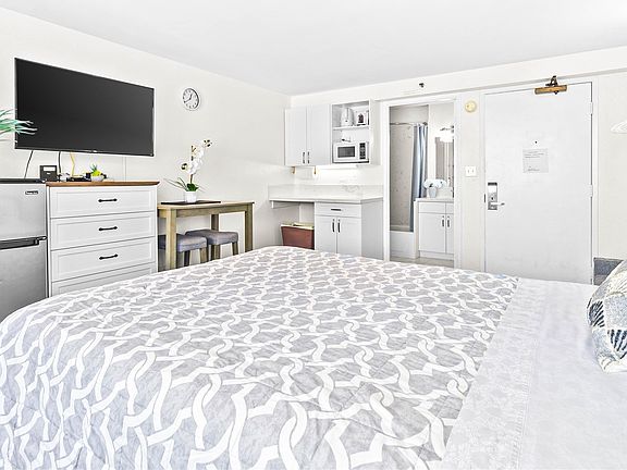 3rd image of 444 Niu St APT 1715