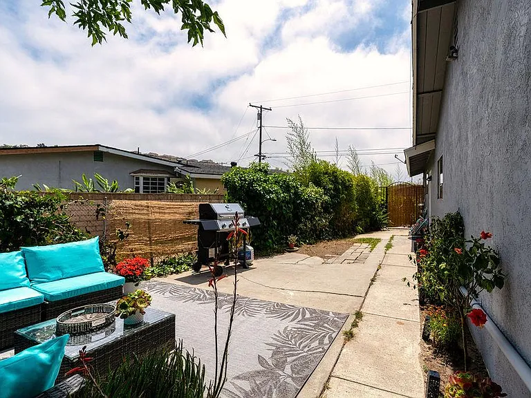 134 Tropicana Dr #1 — Photo 36