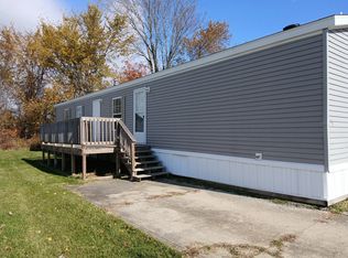 48 Oak St, Crestline, OH 44827