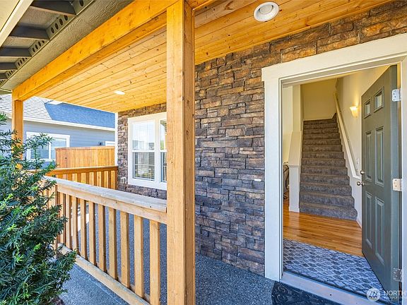 2nd image of 2044 Brome Street