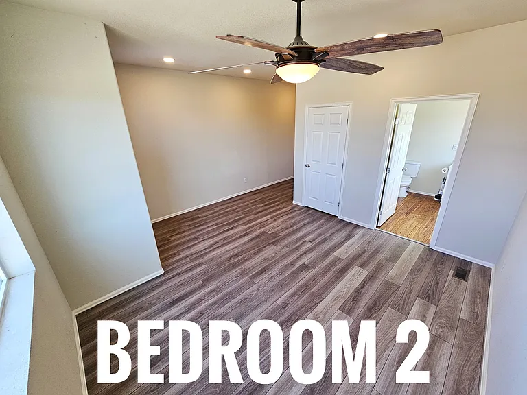 2060 Dewhirst Dr #2 — Photo 3
