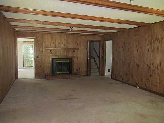 2nd image of 606B Hillwood Ct