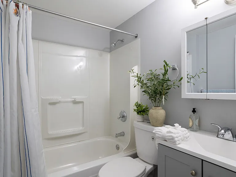 Cedar Village Apartments and Townhomes — Photo 58