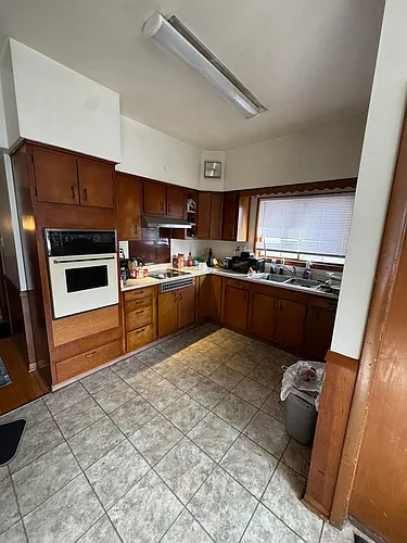 2945 N Oakland Ave Photo 1