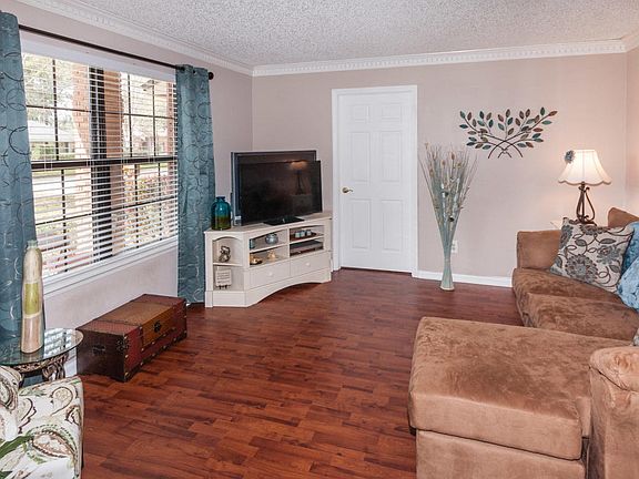 3rd image of 1841 Southlake Dr