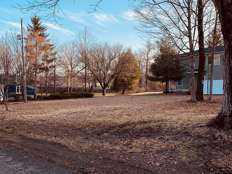 2nd image of 27 Lawn St
