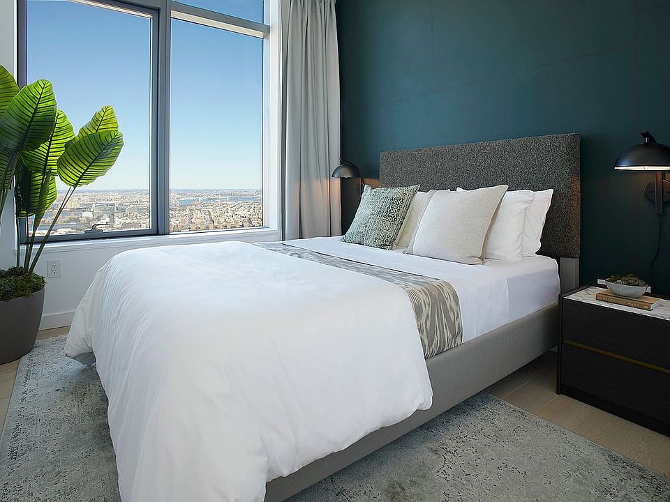 1st image of 3 Court Sq APT 5505