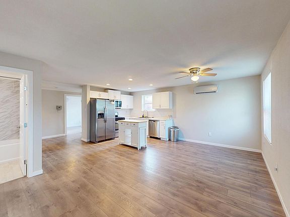 4th image of 604 New Braunfels