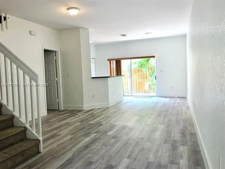 8527 NW 108th Ave #Townhouse 4-41 — Photo 5