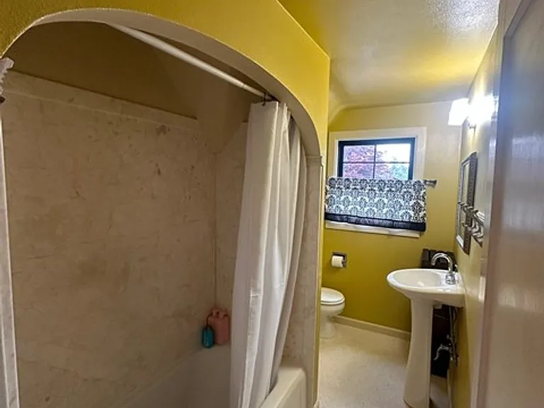 1527 Pacific Ter — Photo 18