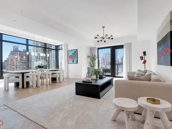 310 East 86th Street 12B image 2 of 20