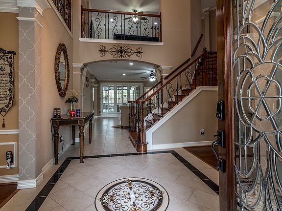 3rd image of 15511 Bay Cove Ct