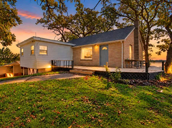 7114 Wheatland Rd, Burlington, WI 53105