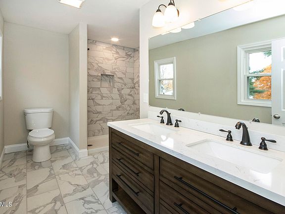 3rd image of 8705 SW Cranwood Dr
