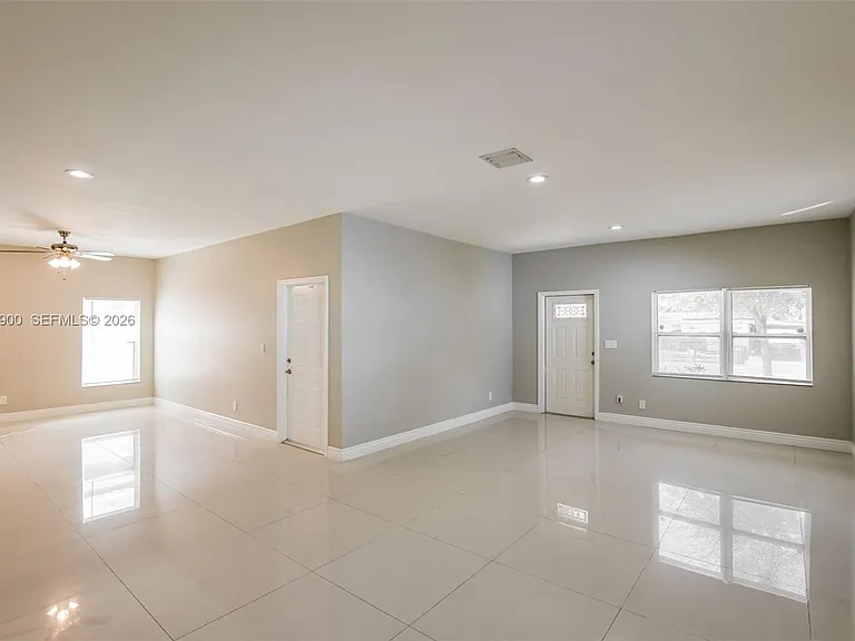 2835 NW 14th St — Photo 5