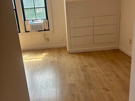 5th image of 1318 Chapel St #3
