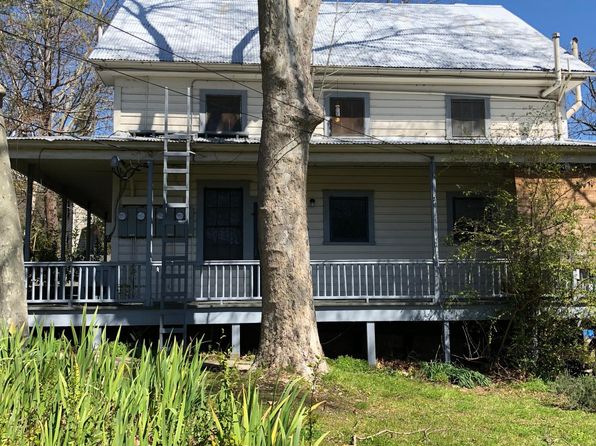 107 Lyons St APT 2