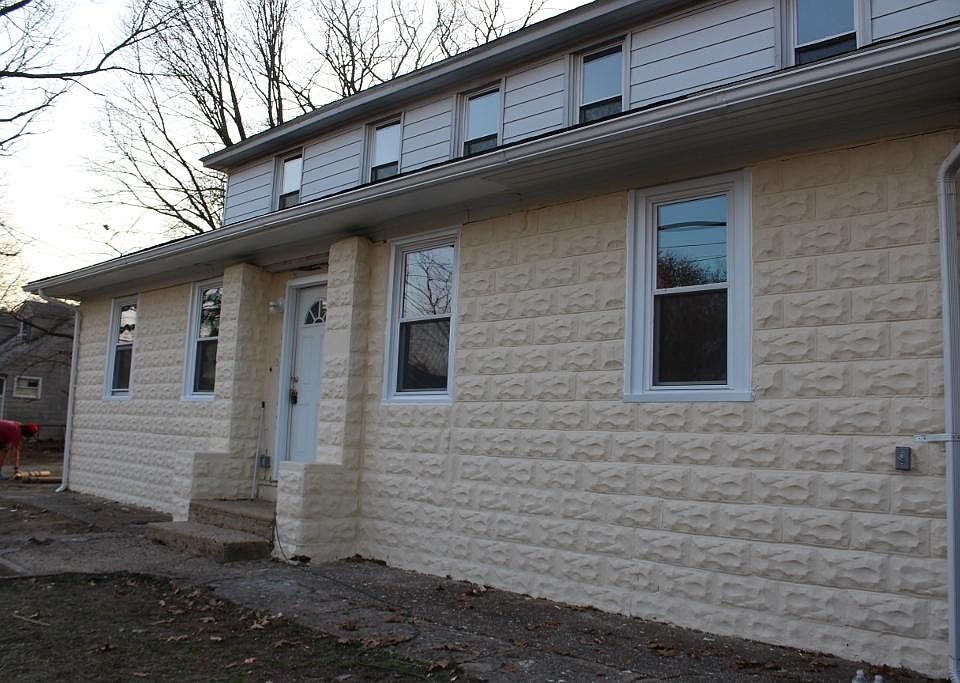 Apartment A available February